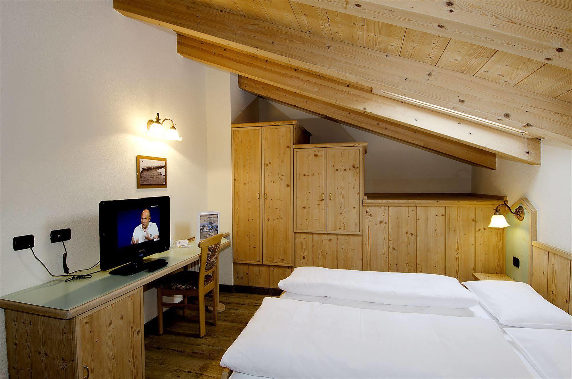 Hotel Daniela Ливиньо Екстериор снимка