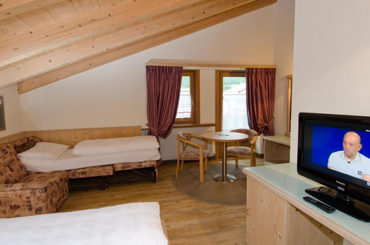Hotel Daniela Ливиньо Екстериор снимка