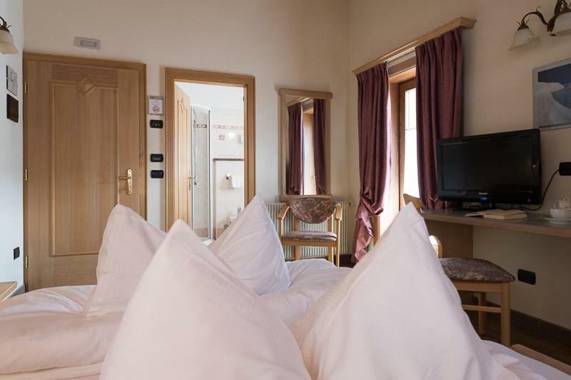 Hotel Daniela Ливиньо Екстериор снимка