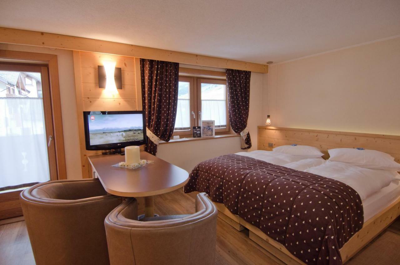 Hotel Daniela Ливиньо Екстериор снимка